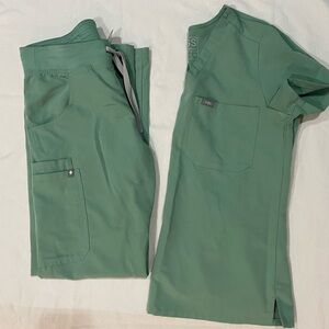 Women’s Jade Fig Scrub Set